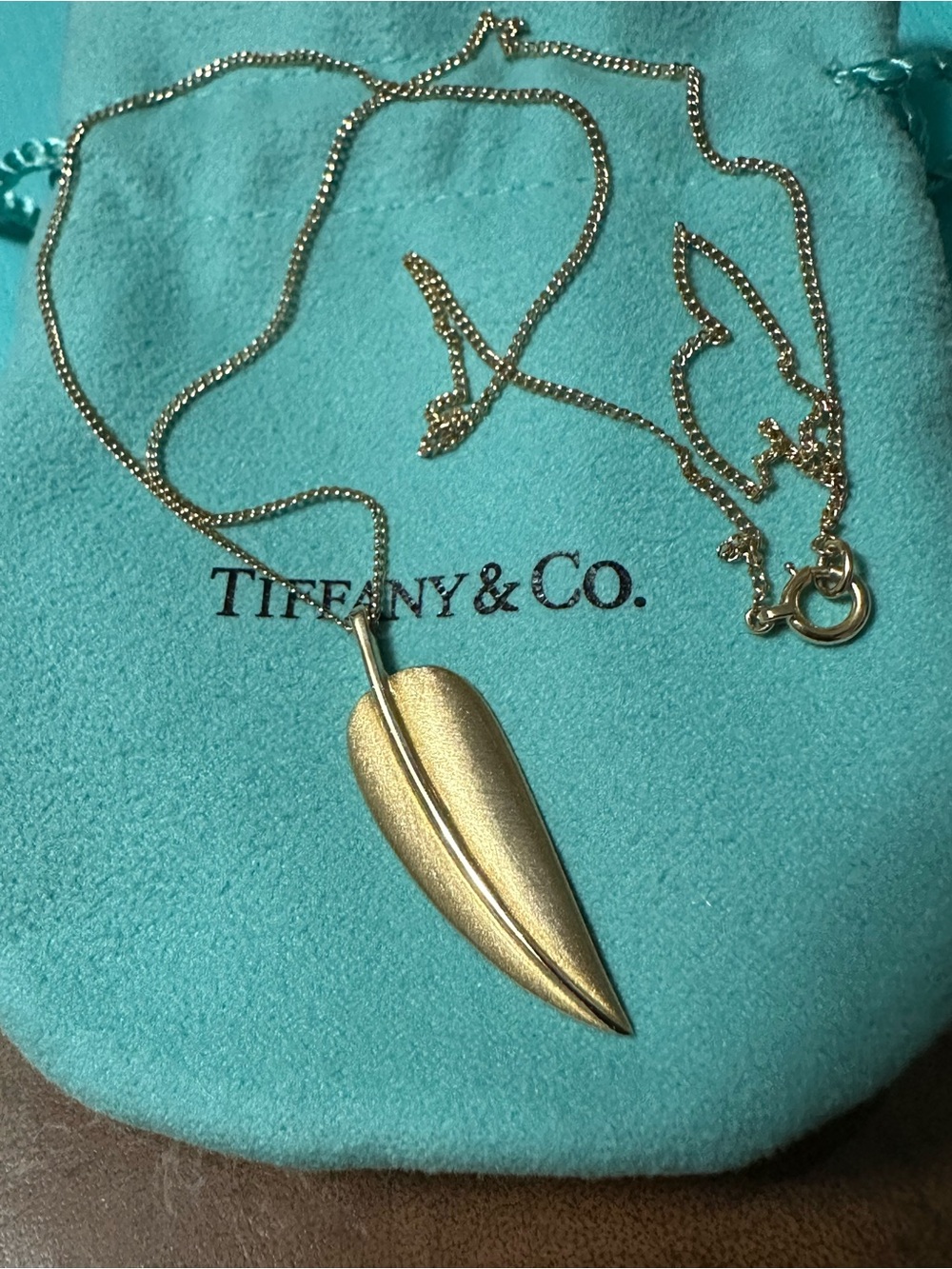 Tiffany & Co. Cummings 18K Yellow Gold Leaf W/ 18K Necklace - 16in Curb Chain❤️